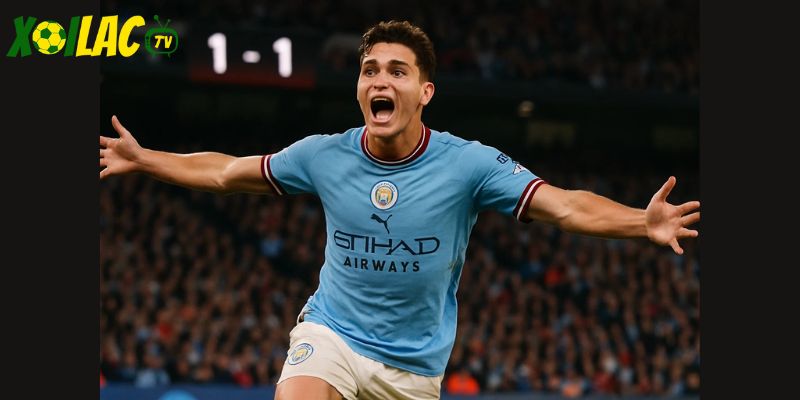 Julián Álvarez đánh đầu gỡ 2-2, bước ngoặt trận đấu